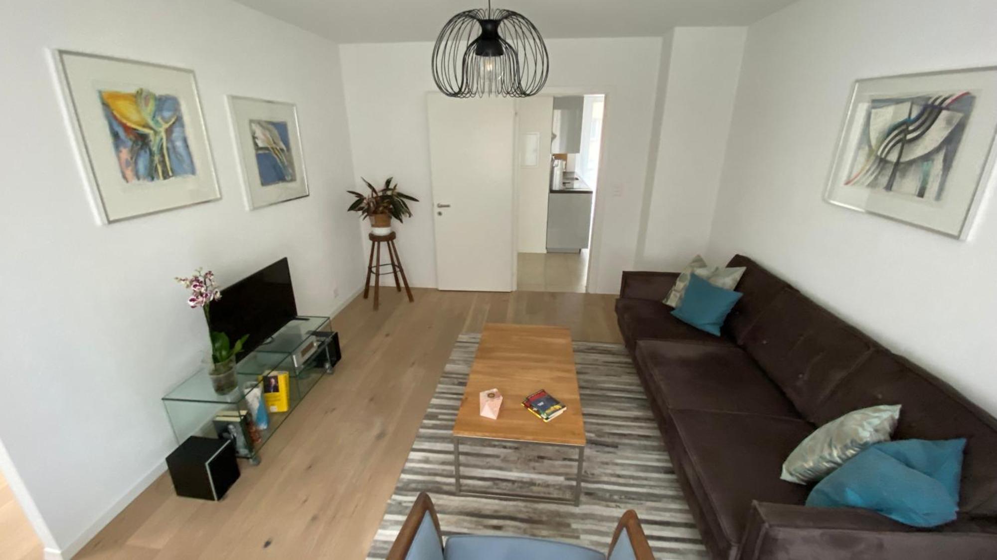 H1 With 4,5 Room, Bathroom, Kitchen, Central, Quiet & Modern With Office Apartmán Curych