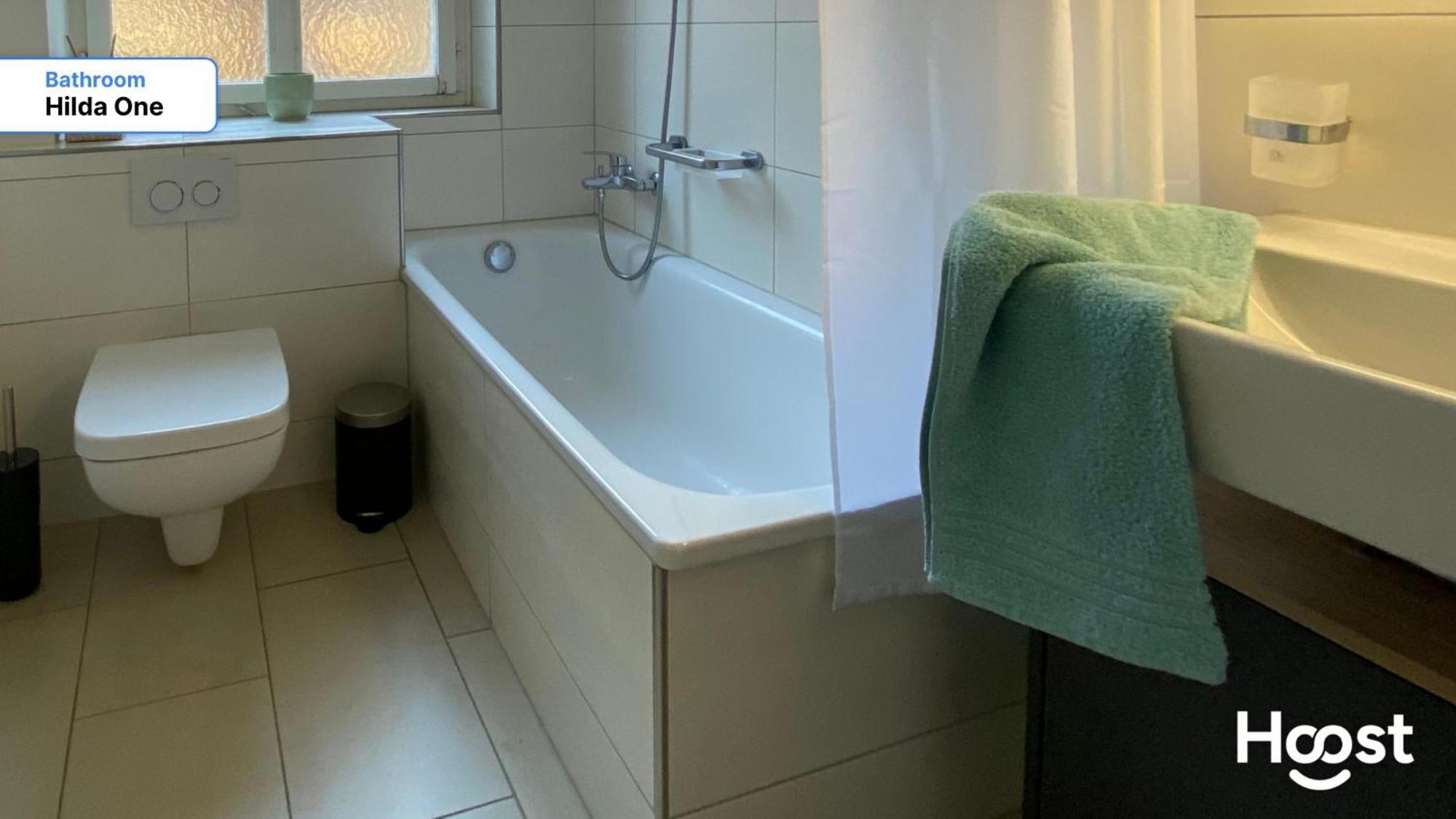 Apartmán H1 With 4,5 Room, Bathroom, Kitchen, Central, Quiet & Modern With Office